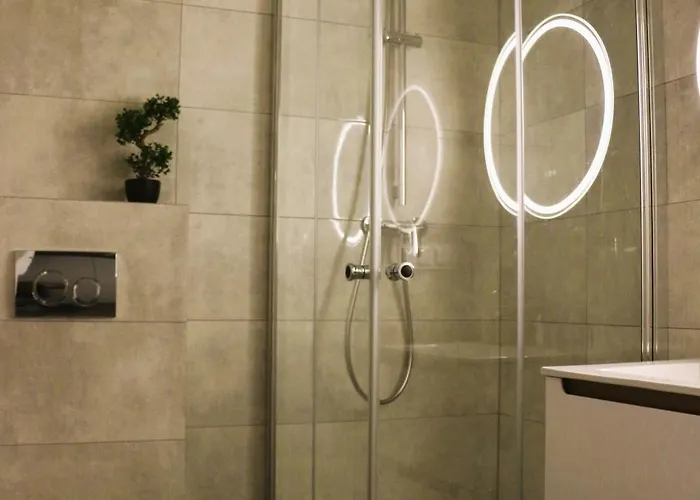 Justinrent Palatium 13 *